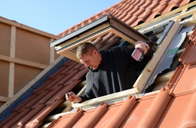 Pose de fenêtres de toit Velux à Sode